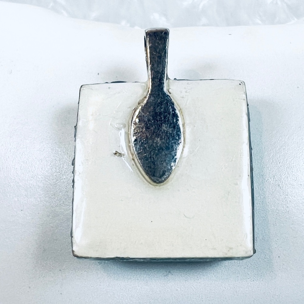 Beautiful, retro vintage blues silvertone bale pendant necklace - Picture 9 of 11